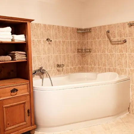 Roubenka Anna شاليه